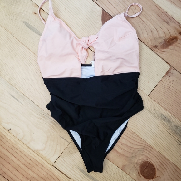 Cupshe One Piece New! - Picture 2 of 5